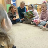 dzieci-czytaj