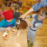 kompot-w-sloikach