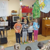 dzieci-graja-na-instrumentach-perkusyjnych