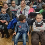 dzieci-i-rodzice-podcas-wosp