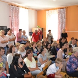 rodzice-ogladaja-dzieci