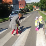 spacer-na-skrzyzowanie