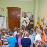 wieszanie-i-swiecenie-krzyzy-w-salach-przedszkolnych
