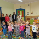 uroczyste-zawieszanie-i-swiecenie-krzyzy-w-salach-przedszkolnych
