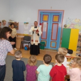 uroczyste-zawieszanie-i-swiecenie-krzyzy-w-salach-przedszkolnych