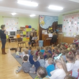 dzieci-uczestnicza-w-koncercie