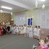 uroczystosc-z-okazji-dnia-babci-i-dziadka-smerfy-skrzaty