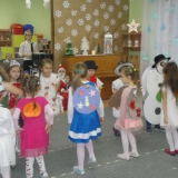 uroczystosc-z-okazji-dnia-babci-i-dziadka-smerfy-skrzaty