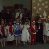 uroczystosc-z-okazji-dnia-babci-i-dziadka-smerfy-skrzaty