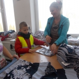 skrzaty-zwiedzaja-zaklad-produkcyjny-textile