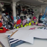 skrzaty-zwiedzaja-zaklad-produkcyjny-textile