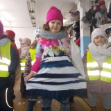 skrzaty-zwiedzaja-zaklad-produkcyjny-textile