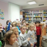 dzieci-na-zajeciach-w-bibliotece