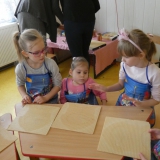 dzieci-robia-wafle