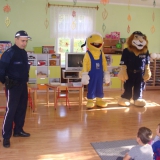 policjant-w-przedszkolu