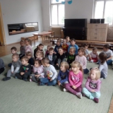 dzieci-sluchaja-koncert
